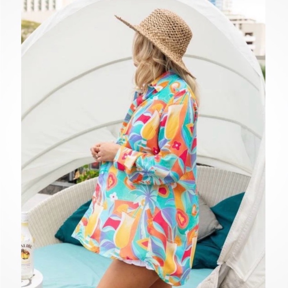 Kenny Flowers Limited Edition Escape Wear Malibu long-sleeve shirt cover-up